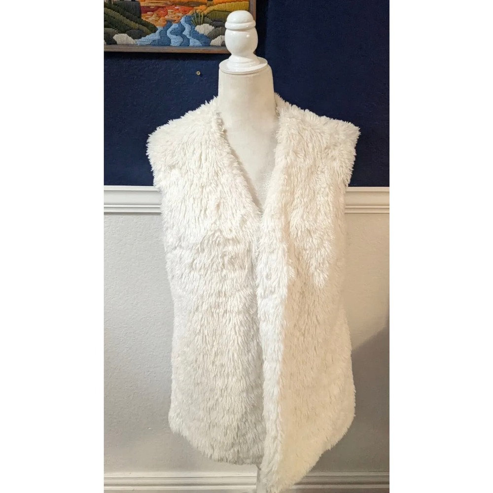 Collection by Bernardo White Faux Fur Vest Sleeveless Boho Hippie Sz